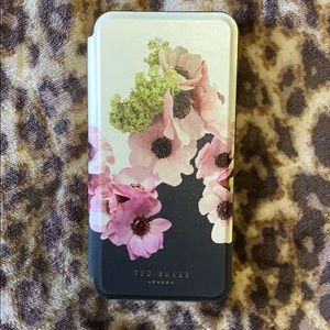 Ted baker iPhone XS Max folio